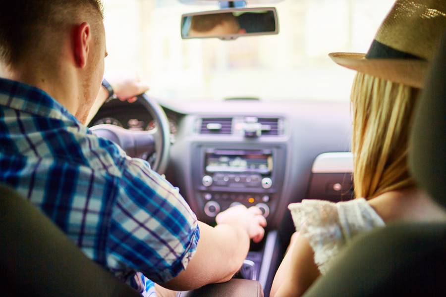 Autós kütyük és autórádió